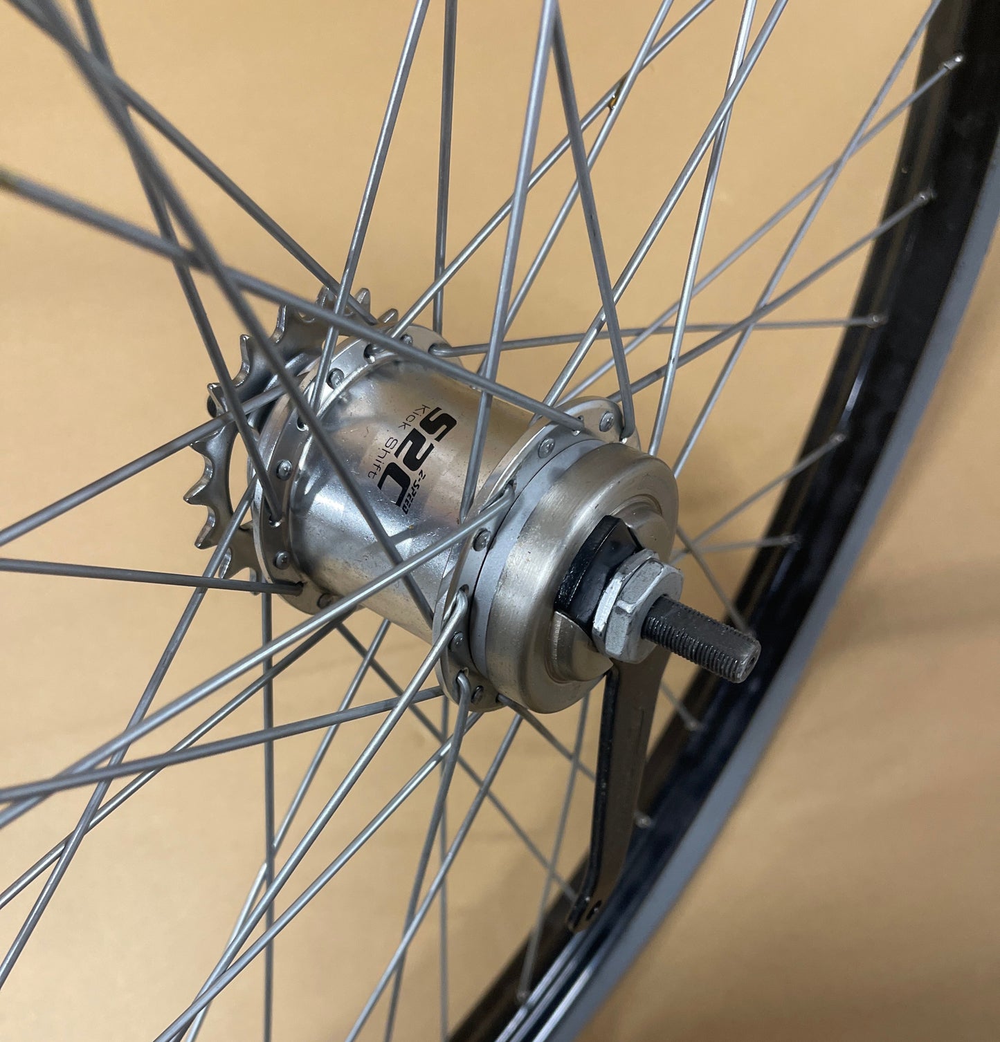 Achterwiel 28" - 622 V38 Cargo zwart Ryde zink spaken SA S2C naaf incl. B+b 50-622 Zepplin grijs