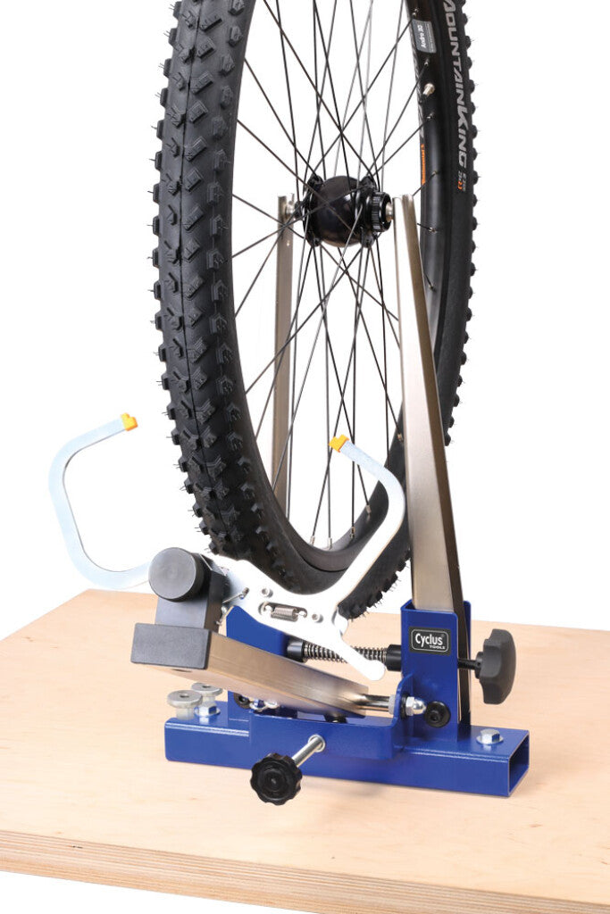 Cyclus wielcentreerstand heavy duty 24~29“, incl. vergrendelbare meetpunten