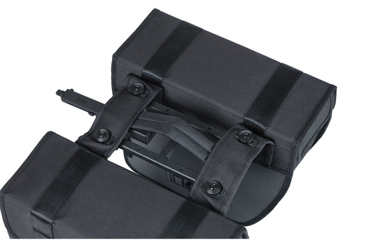 Basil 18212 Tour Waterproof dubbele fietstas MIK 28L zwart