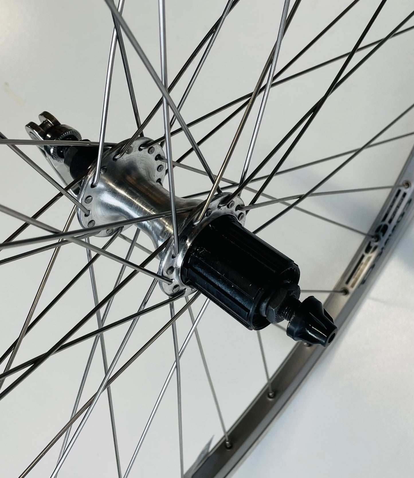Achterwiel 28"- 622X19 Connect 4D alu. zilver FM32 QR cassette 8/9