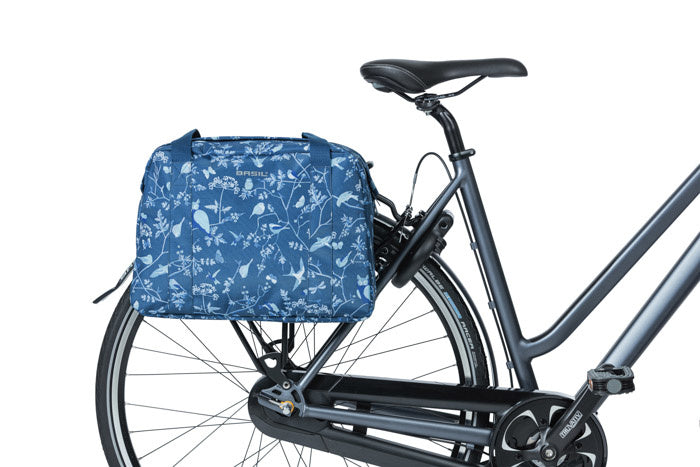 Basil 18090 Wanderlust fietsschoudertas 18L. indigo blauw