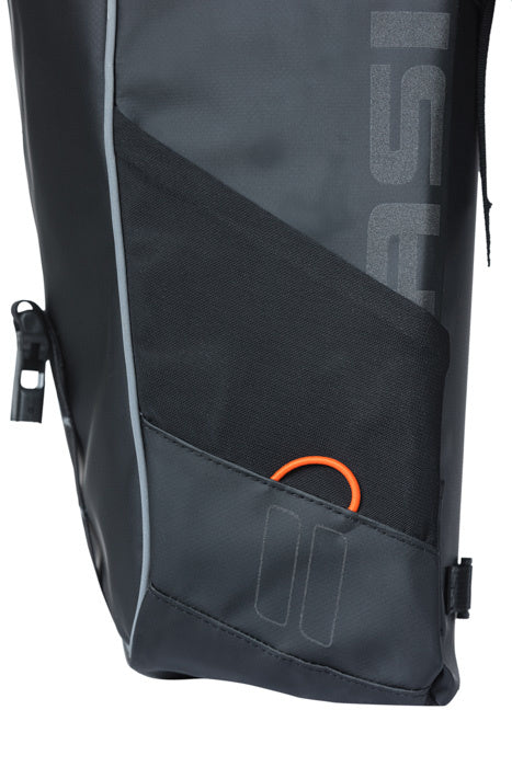 Basil 18086 Miles Tarpaulin dubbele fietstas 34L. zwart oranje