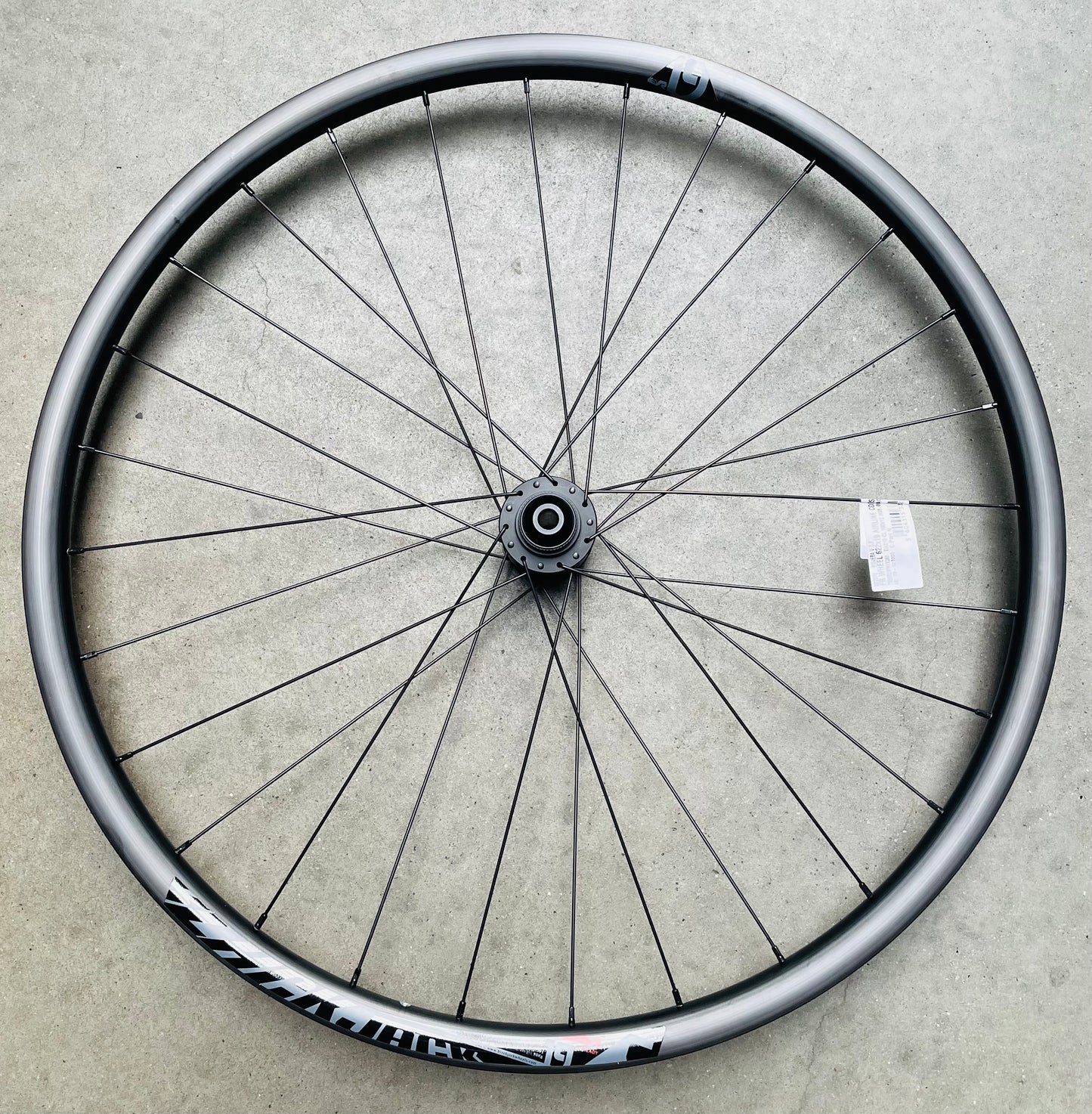 Voorwiel 28' - 622x19 Airline Corsa 28H zwart DA210 center lock SH.100x12-Black Jack