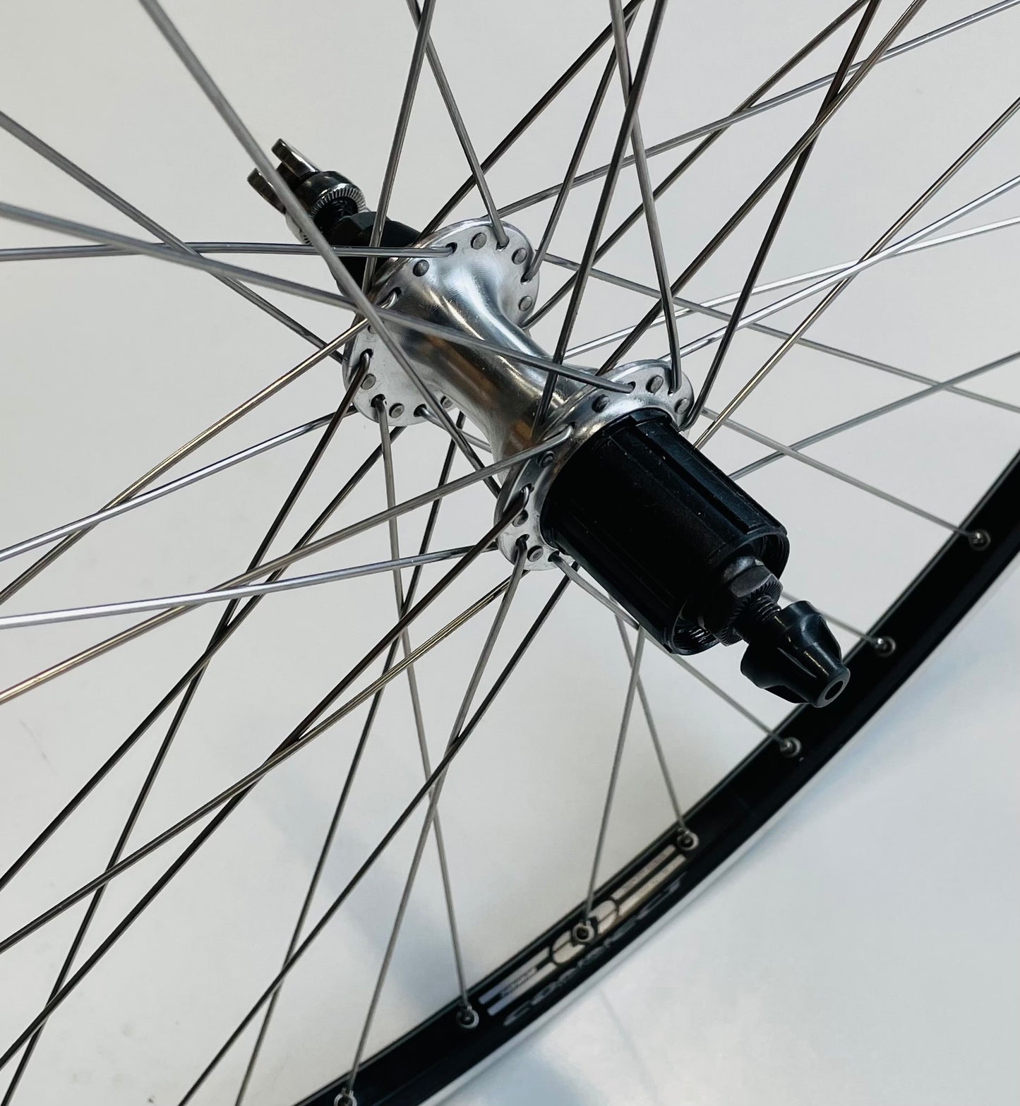 Achterwiel 28"- 622X19 Connect 4D zwart FM32 QR cassette 8/9