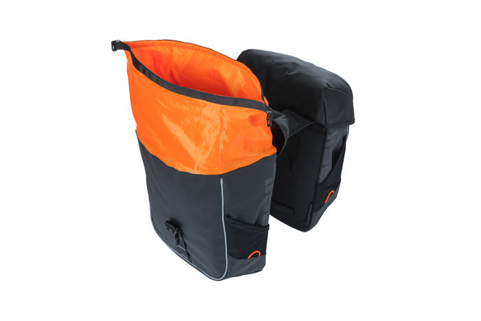 Basil 18086 Miles Tarpaulin dubbele fietstas 34L. zwart oranje