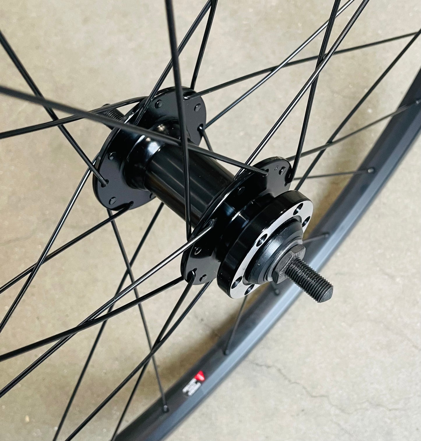 Voorwiel 24" - 507 / 24x1.75 BFK zwart disc