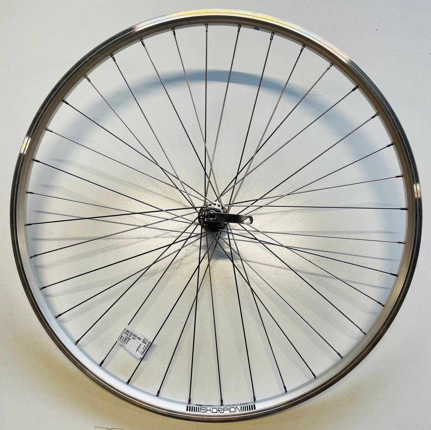 Voorwiel 28"- 622X19 Skorpion alu. zilver FM21 QR sp. 14 RVS
