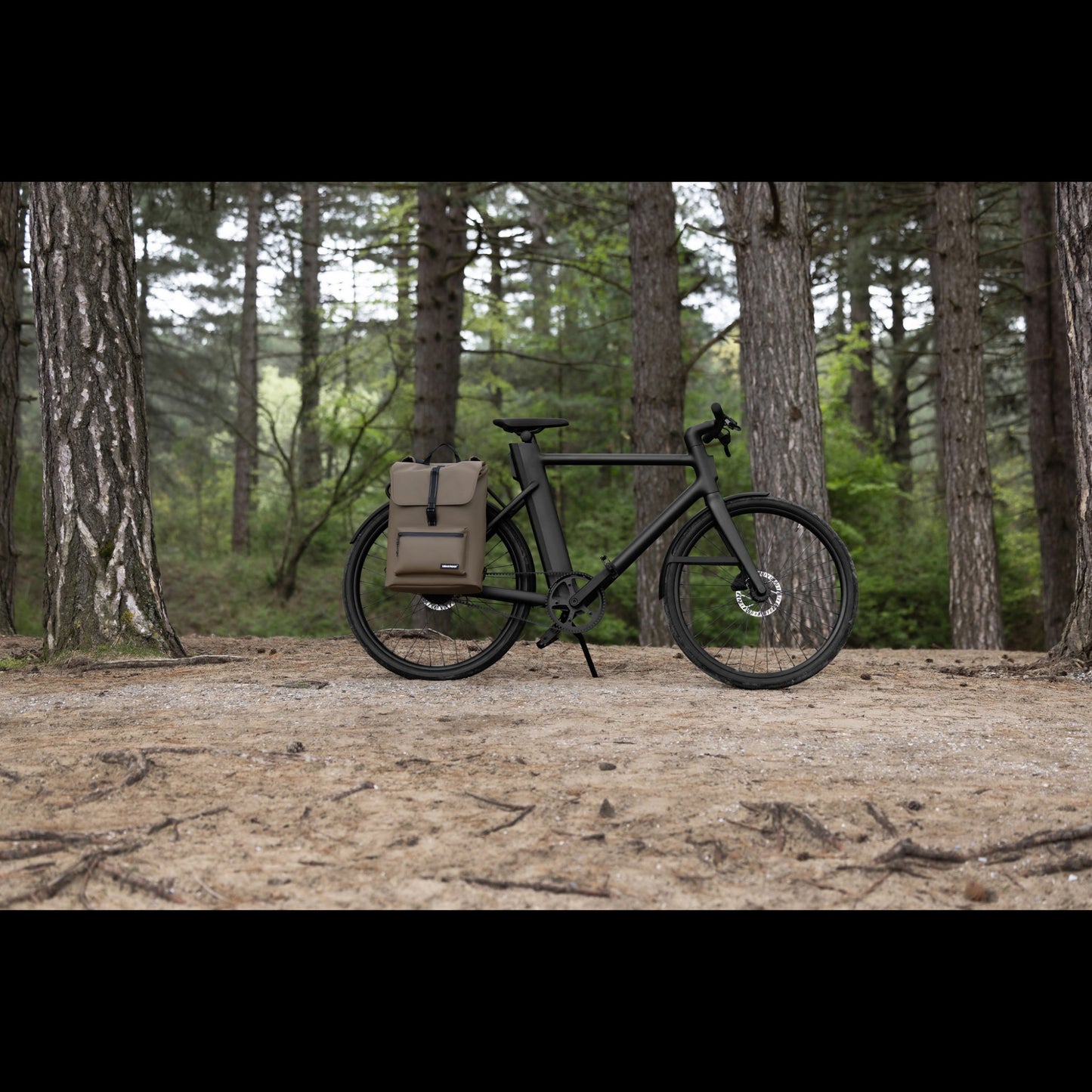 Urban Proof Cargo Double Bag bruin - Recycled