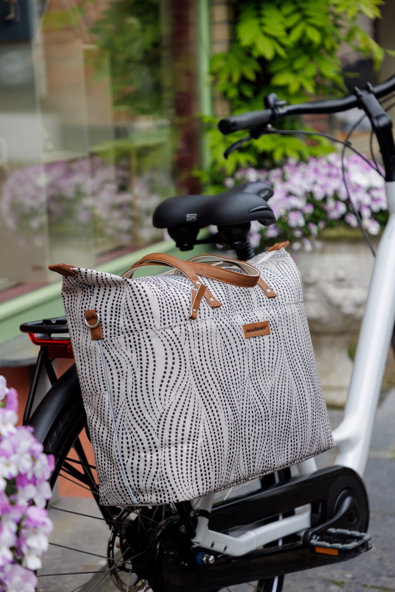 New Looxs tas nr. 357 Tendo schoudertas Alma Sand - 357.165