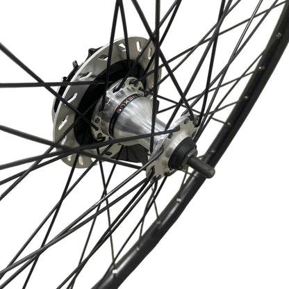 Voorwiel 28" - 622 Dynamic zwart/zwarte spaken alu. Shimano RB