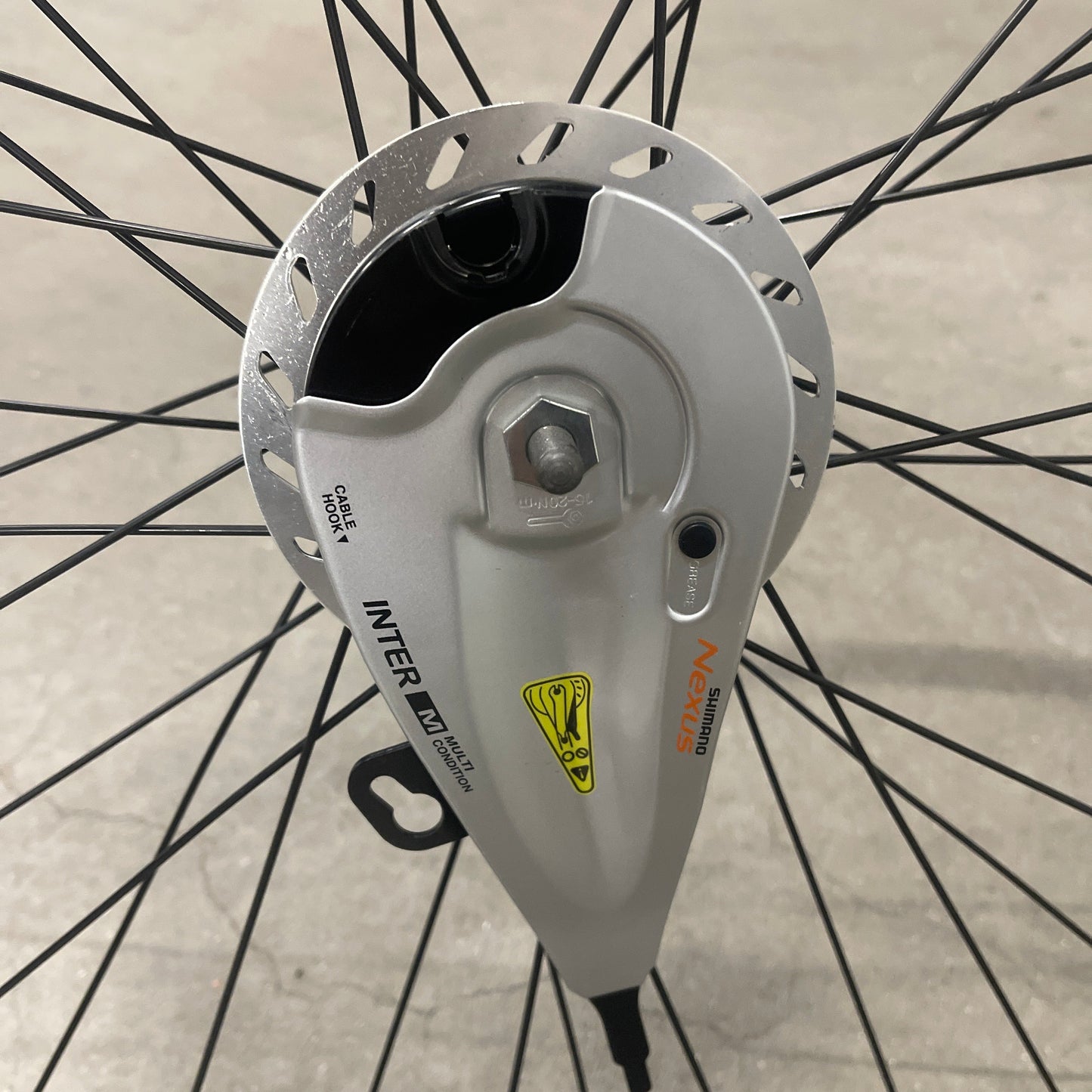 Voorwiel 28" - 622 Dynamic zwart/zwarte spaken alu. Shimano RB