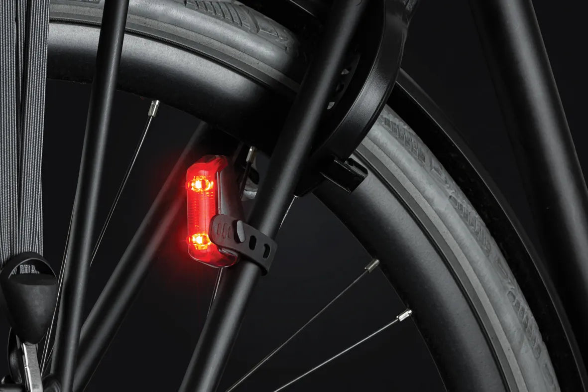 AXA Dwn 100 Lux USB verlichting set met remlicht functie