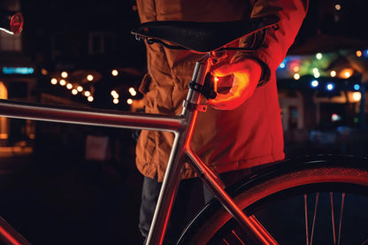 AXA DWN 50 Lux USB verlichting set met remlicht functie