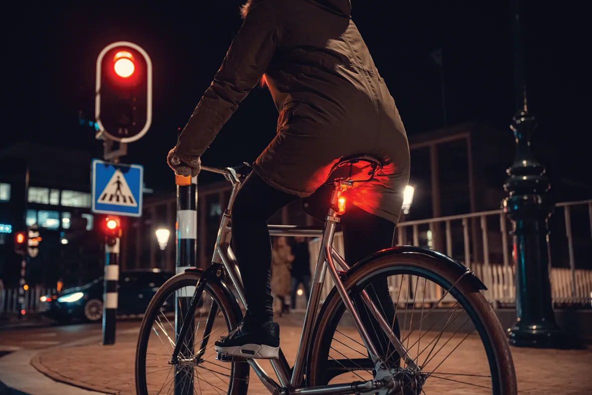 AXA DWN 50 Lux USB verlichting set met remlicht functie
