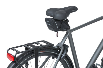 Basil 18046 Sport Design zadeltas M 1L zwart