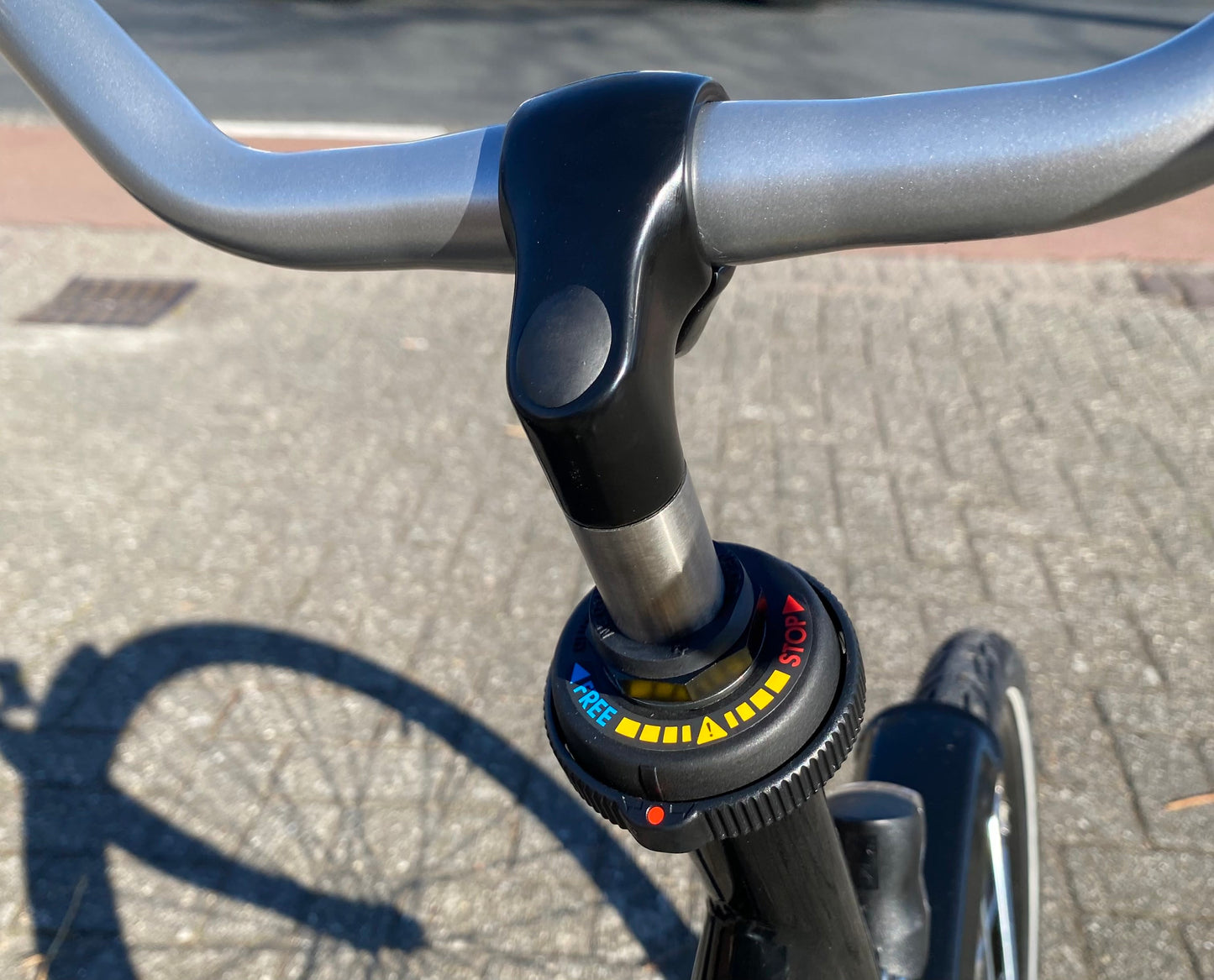 ALDO bedrijfsfiets 26" 50 cm. kleur: rood (+ Ursus Hopper dubb. + Shimano stuurslot) Alu uitvoering