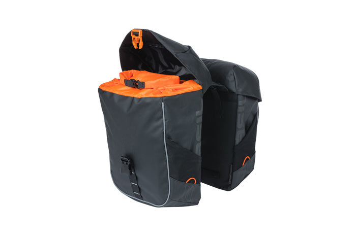 Basil 18086 Miles Tarpaulin dubbele fietstas 34L. zwart oranje