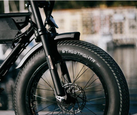 Bub. 100-406 / 20x4.00 Delium Streetfightr zwart - Fatbike
