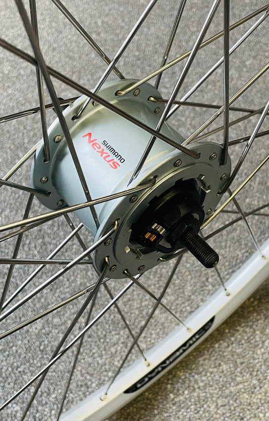 Voorwiel 28" - 622 Dynamic alu zilver RVS spaken naafdynamo RB