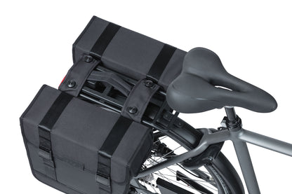 Basil 18212 Tour Waterproof dubbele fietstas MIK 28L zwart