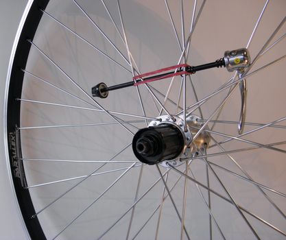 Achterwiel 28" 21-622 alu. Parallex zwart cassette QR spaak 13