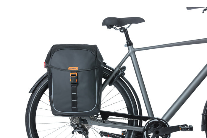 Basil 18086 Miles Tarpaulin dubbele fietstas 34L. zwart oranje